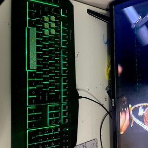 Selling keyboard for 75$